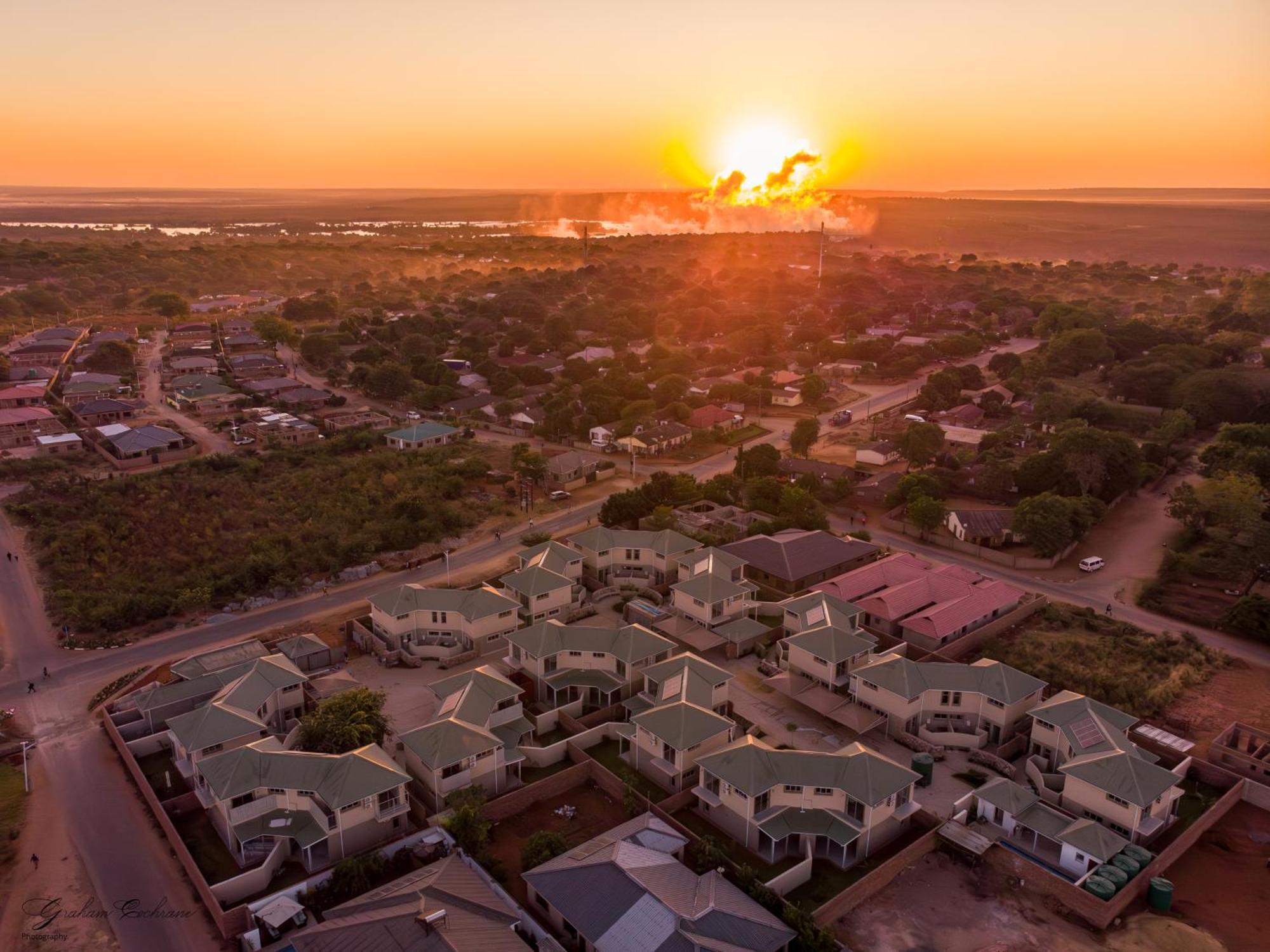 Miombo Mews Apartment Victoria Falls Exterior foto
